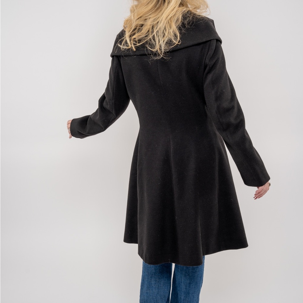 Coat - Picture 2 of 9